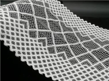 ลูกไม้สามมิติตัด